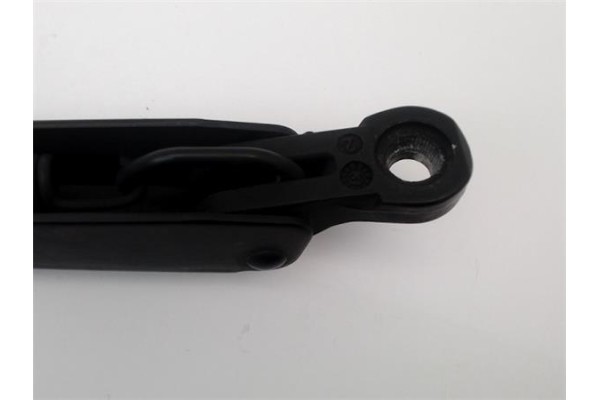 Recambio de brazo limpiaparabrisas delantero derecho para opel combo (corsa c) 1.7 dti 16v referencia OEM IAM 09225631  
