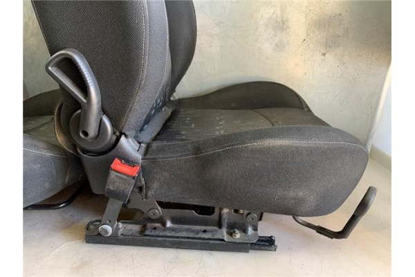 Recambio de juego asientos para peugeot 206 1.4 i referencia OEM IAM 8904WL  