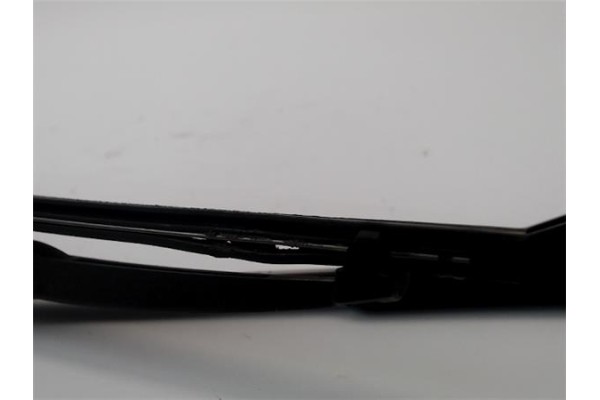 Recambio de brazo limpiaparabrisas delantero derecho para opel combo (corsa c) 1.7 dti 16v referencia OEM IAM 09225631  