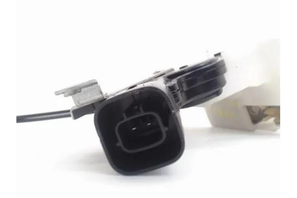 Recambio de cierre electromagnetico trasero derecho para nissan pixo (uao) 1.0 visia referencia OEM IAM 825024A00F  