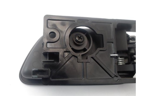 Recambio de manilla int. puerta delantero izquierda para kia rio (jb) 1.4 16v referencia OEM IAM 826101G000XI  