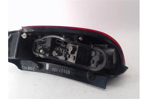 Recambio de piloto trasero izquierdo para mitsubishi colt cz3 berl. 5 (z30a) 1.1 inform (d) referencia OEM IAM 8330A327  