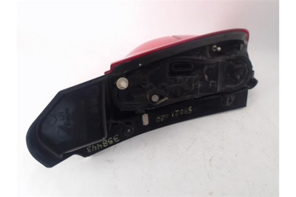 Recambio de piloto trasero izquierdo para mitsubishi colt cz3 berl. 5 (z30a) 1.1 inform (d) referencia OEM IAM 8330A327  