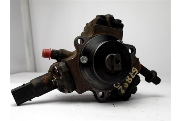 Recambio de bomba inyectora para mercedes-benz sprinter 3-t furgón (903) 311 cdi referencia OEM IAM A61123002 0986437103 