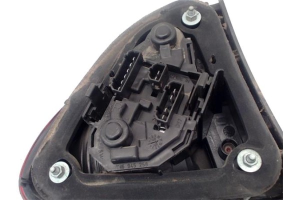 Recambio de piloto trasero derecho para seat leon (1m1) 1.9 tdi referencia OEM IAM 1M5945107B  