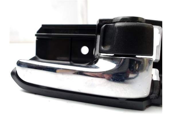 Recambio de manilla int. puerta trasero derecha para toyota corolla (e12) 2.0 d-4d referencia OEM IAM 6920513020B0  