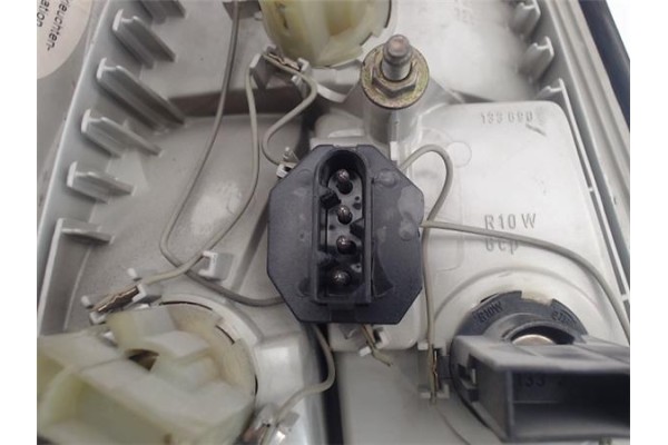 Recambio de piloto trasero derecho para bmw serie 5 berlina (e34) referencia OEM IAM 1384010R 133690 