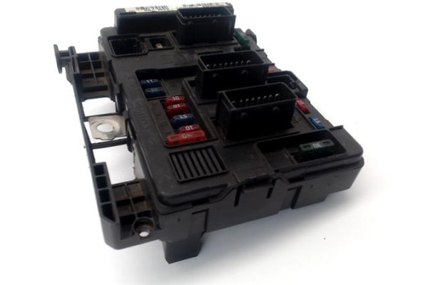 Recambio de caja fusibles/rele para citroen c3 1.4 hdi referencia OEM IAM 6500Y3 9650618580 
