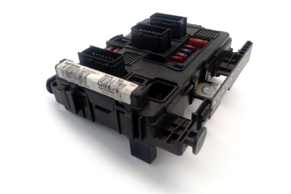 Recambio de caja fusibles/rele para citroen c3 1.4 hdi referencia OEM IAM 6500Y3 9650618580 