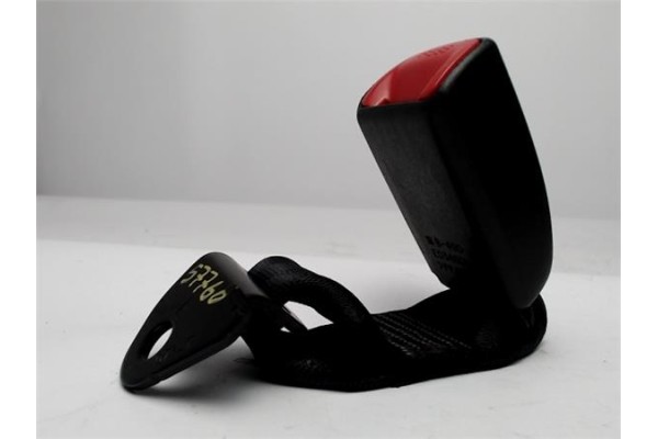 Recambio de anclaje cinturon trasero izquierdo para toyota yaris (ksp9/scp9/nlp9) 1.4 d-4d referencia OEM IAM 733900D050C0  