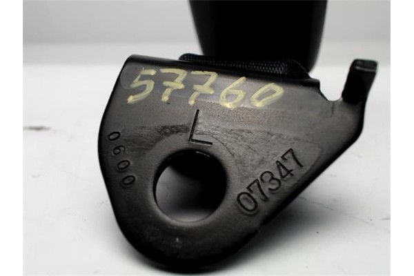 Recambio de anclaje cinturon trasero izquierdo para toyota yaris (ksp9/scp9/nlp9) 1.4 d-4d referencia OEM IAM 733900D050C0  