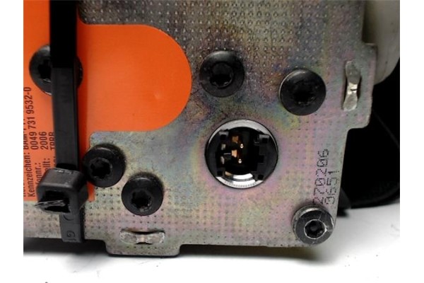 Recambio de cinturon seguridad delantero derecho para toyota yaris (ksp9/scp9/nlp9) 1.4 d-4d referencia OEM IAM 732200D120  