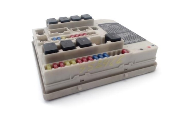 Recambio de caja fusibles/rele para nissan micra (k12e) 1.2 16v referencia OEM IAM 24311AX600  