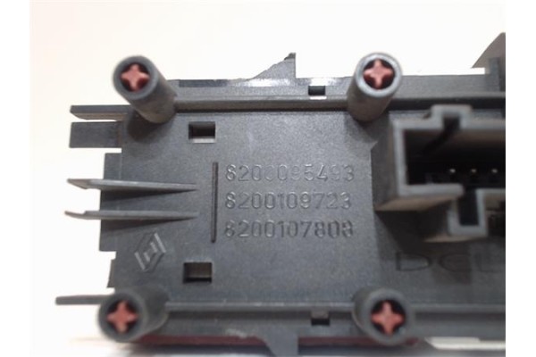 Recambio de interruptor luces emergencia para renault megane ii berlina 3p referencia OEM IAM 8200095493 88040001 