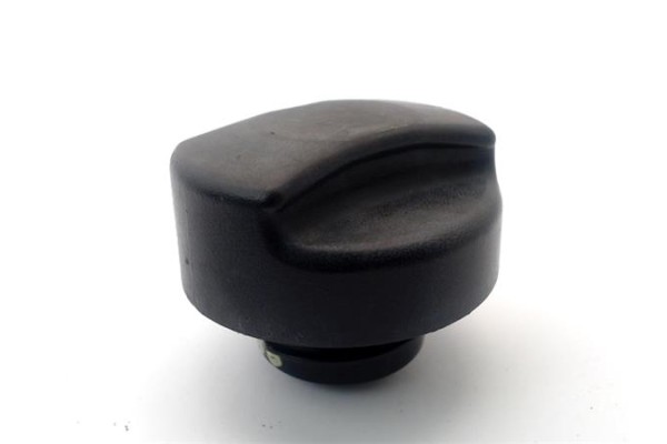 Recambio de tapon combustible para opel corsa c 1.7 cdti referencia OEM IAM 13140958  