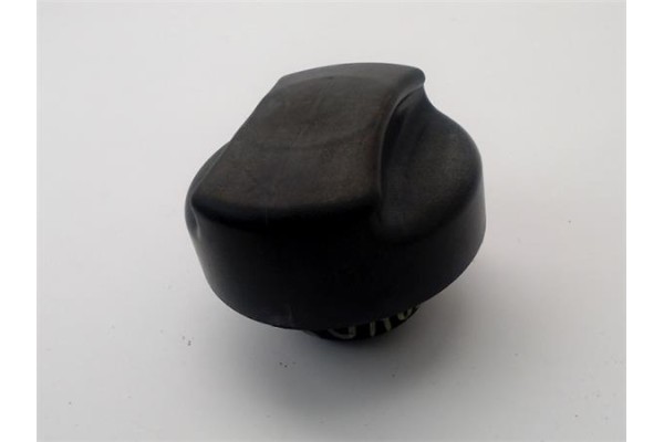 Recambio de tapon combustible para opel corsa c 1.7 cdti referencia OEM IAM 13140958  