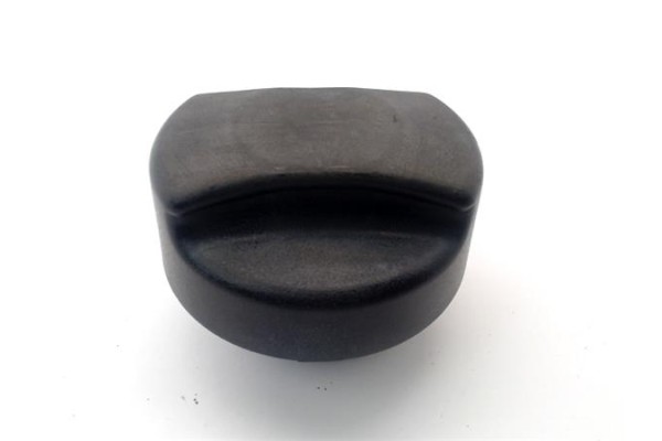 Recambio de tapon combustible para opel corsa c 1.7 cdti referencia OEM IAM 13140958  