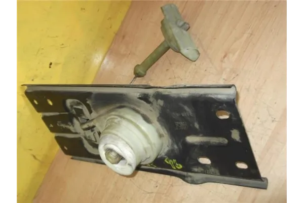 Recambio de porta rueda para chrysler voyager gs 2.0 i referencia OEM IAM 212B6B  