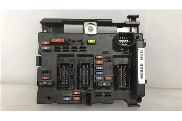 Recambio de caja fusibles/rele para peugeot 307 (3a/c) 1.6 hdi 110 referencia OEM IAM 9650664080 43803514 