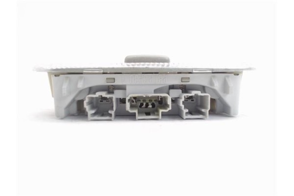 Recambio de luz trasero central techo para peugeot 307 (s1) referencia OEM IAM    Recambio de luz trasero central techo para peugeot 307 (s1) referencia OEM IAM