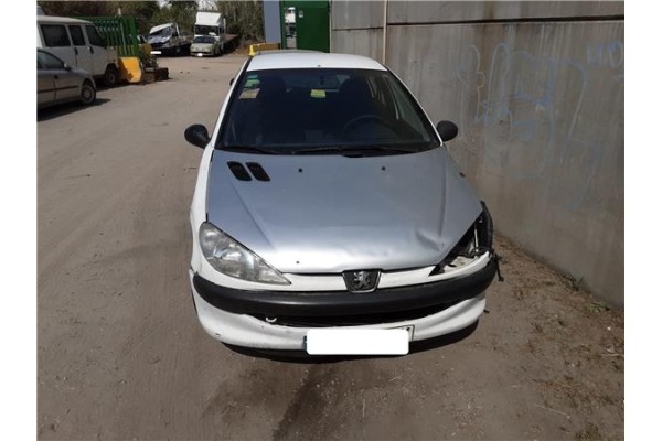 peugeot 206 berlina (1998) del año 