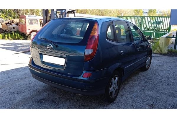 nissan almera tino (v10m) del año 2002
