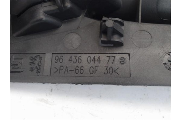Recambio de manilla int. puerta trasero derecha para peugeot 307 break / sw (s1) referencia OEM IAM 9643604477  