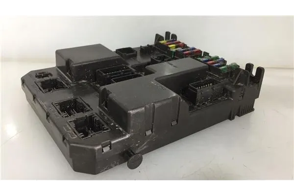 Recambio de caja fusibles/rele para peugeot 307 (3a/c) 1.6 hdi 110 referencia OEM IAM 9651196880 9651197580 