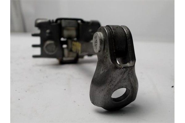 Recambio de bisagra sup. puerta trasero izquierda para renault scenic iii (jz) 1.5 emotion referencia OEM IAM 100051  