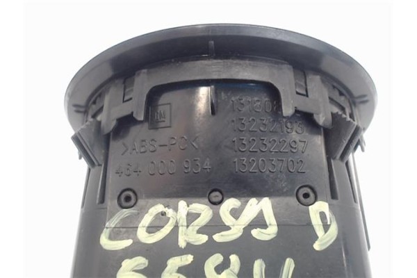 Recambio de rejilla entrada de aire para opel corsa d 1.3 cdti referencia OEM IAM 13203702  