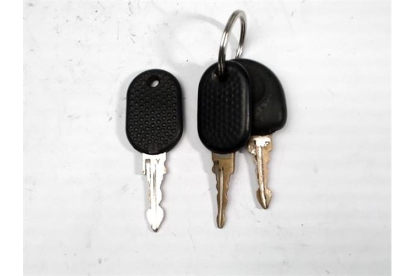 Recambio de llave para fiat ducato furgón (230l) 1.9 td referencia OEM IAM 718213000 230A3000 