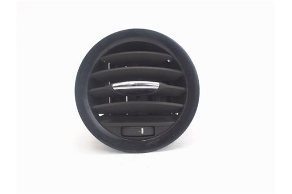 Recambio de rejilla entrada de aire para opel corsa d 1.3 cdti referencia OEM IAM 13203702  