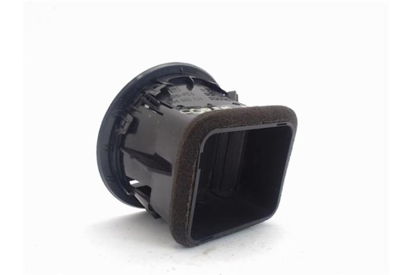 Recambio de rejilla entrada de aire para opel corsa d 1.3 cdti referencia OEM IAM 13203702  