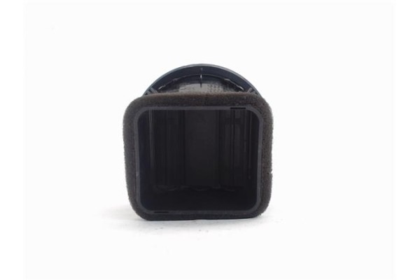 Recambio de rejilla entrada de aire para opel corsa d 1.3 cdti referencia OEM IAM 13203702  