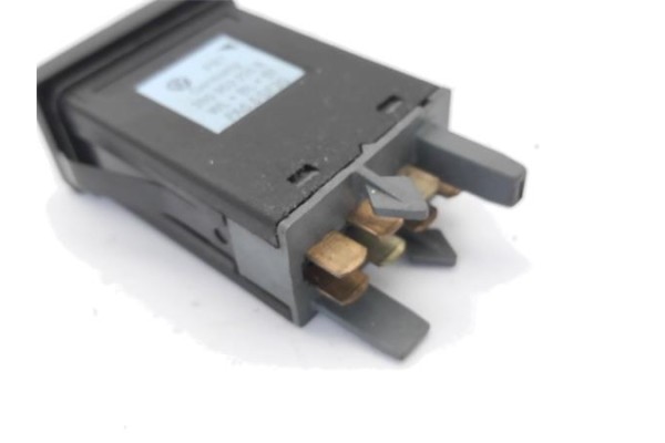 Recambio de interruptor luces emergencia para volkswagen passat berlina (3b2) 1.8 básico referencia OEM IAM 3B0953235E01C  