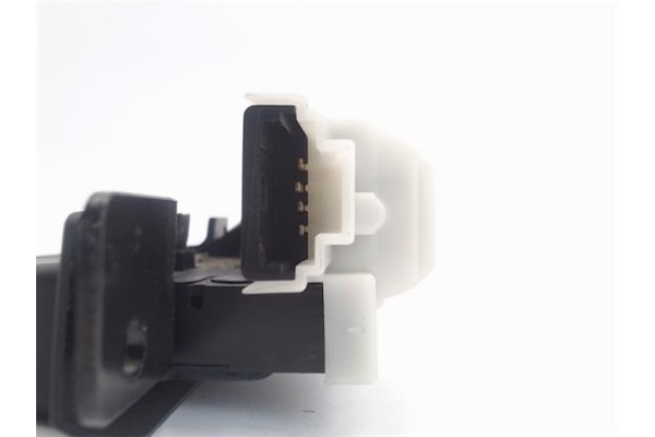 Recambio de cerradura porton para renault clio iii referencia OEM IAM 8200076240  8200947699 , RENAULT