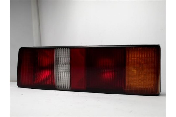 Recambio de piloto trasero derecho para ford escort berlina 1.6 laser referencia OEM IAM   