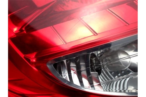 Recambio de piloto trasero izquierdo para ford fiesta vi 1.4 referencia OEM IAM 8A6113405A  