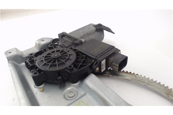 Recambio de mecanismo elevalunas delantero izquierdo para opel vectra b berlina 1.8 i 16v referencia OEM IAM 1207126  