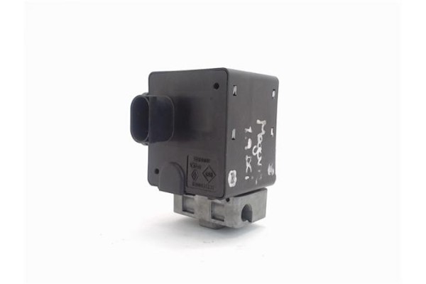 Recambio de centralita encendido para renault megane ii berlina 5p referencia OEM IAM 820033233   Recambio de centralita encendido para renault megane ii berlina 5p referencia OEM IAM 820033233
