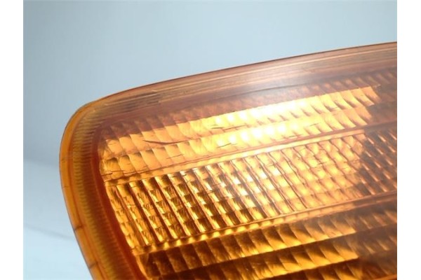 Recambio de intermitente delantero dcho para mercedes-benz vito furgón (638) 2.3 110 d  (638.074) referencia OEM IAM A6388200121