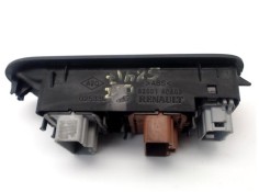Recambio de botonera puerta delantero izquierda para renault scenic ii (jm) 1.5 dci (jm1e) referencia OEM IAM 8200315042  