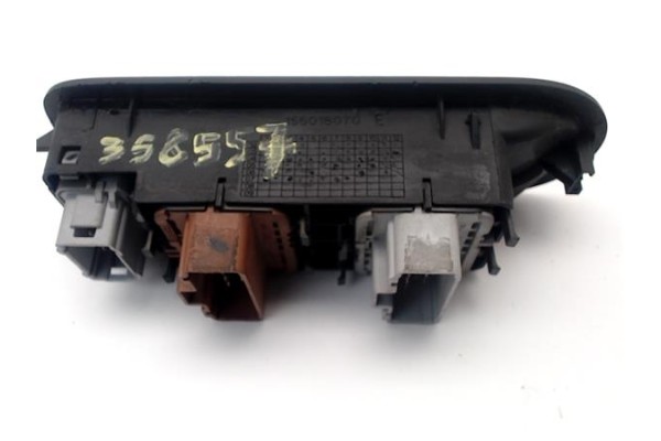 Recambio de botonera puerta delantero izquierda para renault scenic ii (jm) 1.5 dci (jm1e) referencia OEM IAM 8200315042  