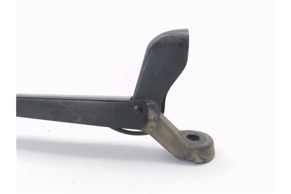 Recambio de brazo limpiaparabrisas delantero derecho para citroen xsara picasso 2.0 hdi referencia OEM IAM 6429Q8  