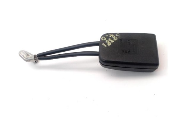 Recambio de anclaje cinturon trasero derecho para seat leon (1m1) 1.9 tdi referencia OEM IAM 1M0857495A 1M0857495 