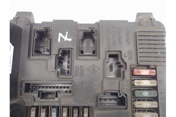 Recambio de caja fusibles/rele para renault megane ii berlina 5p 1.5 business referencia OEM IAM   