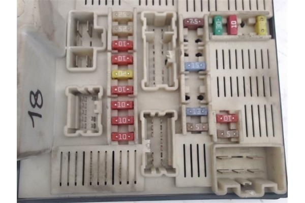 Recambio de caja fusibles/rele para renault megane ii grand tour referencia OEM IAM 8200481866J/USM C-PFT 5191580A8/6888590564 