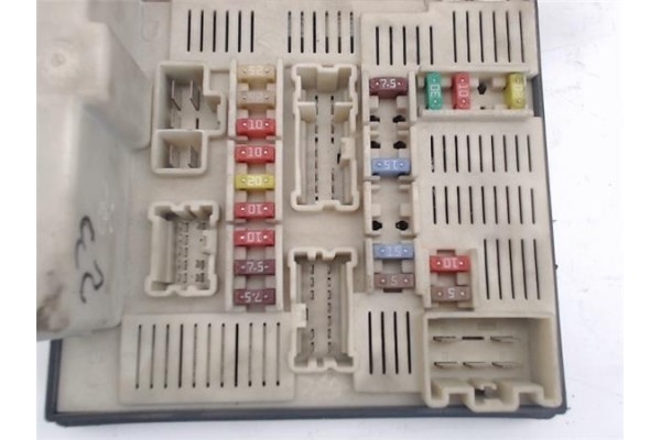 Recambio de caja fusibles/rele para renault megane ii berlina 5p 1.5 business referencia OEM IAM (8200481866J) (5191580A8) 