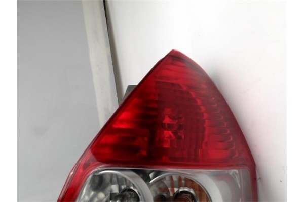Recambio de piloto trasero derecho para honda jazz (gd1/5) 1.3 referencia OEM IAM   