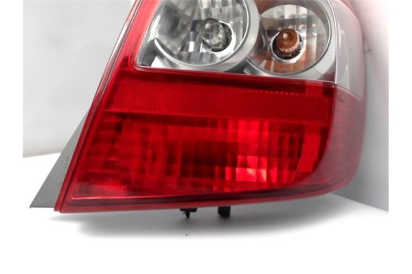 Recambio de piloto trasero derecho para honda jazz (gd1/5) 1.3 referencia OEM IAM   